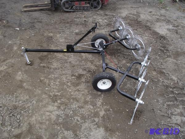 Pull Type Lawn Rake   Adjustable settings  Ap...