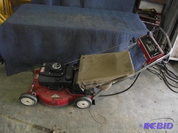 5 HP Toro Self Propelled Lawn Mower   Starts ...