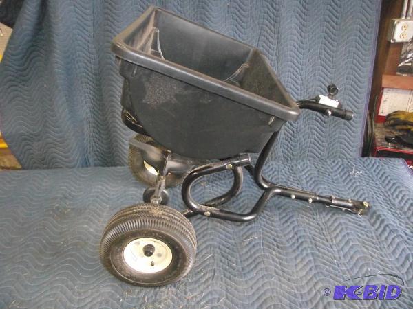 Pull Type Lawn Fertilizer   Adjustable settin...
