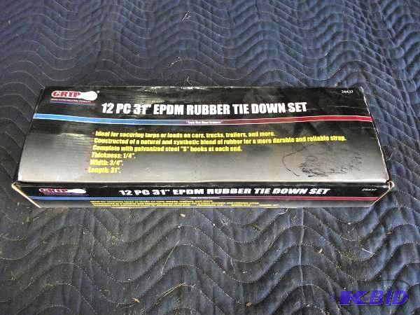 (12) 31&quot Rubber Tie Down Straps   Most a...