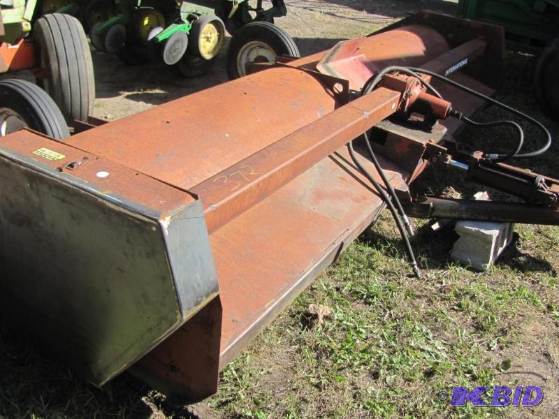 lot 14 image: International 50 Stock Chopper