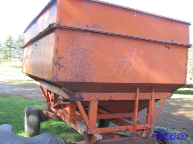 lot 16 image: Red Gravity Box