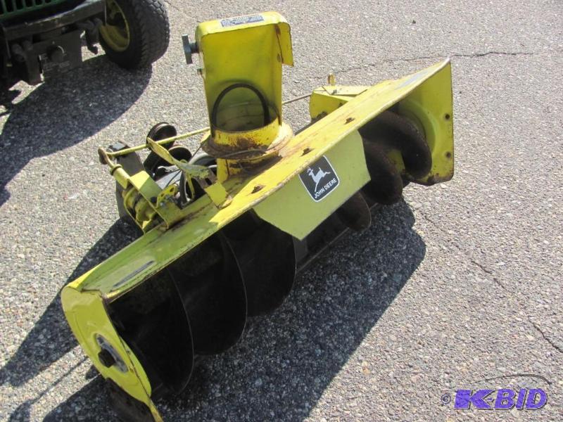 lot 8 image: John Deere Snowblower