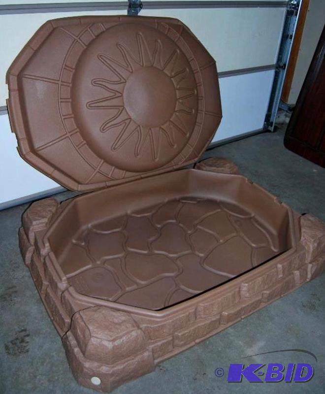 Step 2 Naturally Playful SandboxPlanter with...