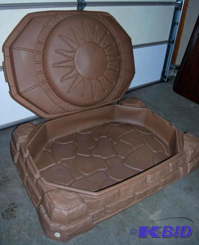 Step 2 Naturally Playful SandboxPlanter with...