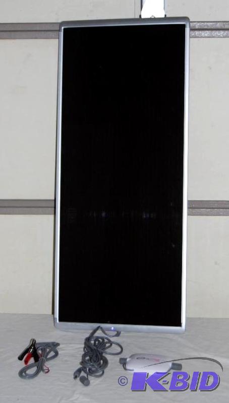 20 amp Solar Panel w controller, works....