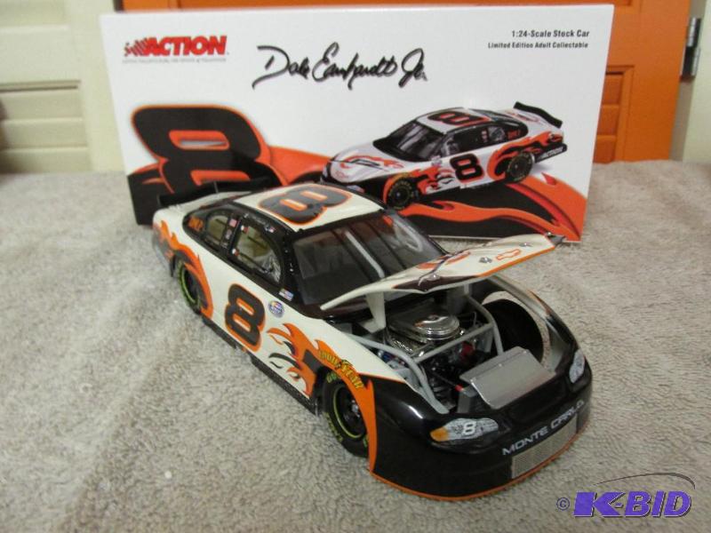 lot 17 image: Dale Earnhardt Jr, 124, Action, #8 2003 D.M.P.