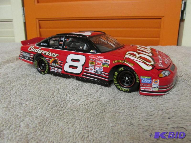 lot 25 image: Dale Earnhardt Jr - Action #8 - Budweiser