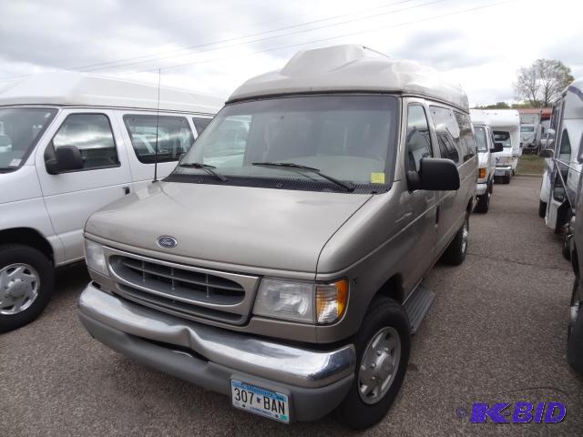 lot 15 image: 2001 Ford E 350 Super Duty Van. 141,464 miles...