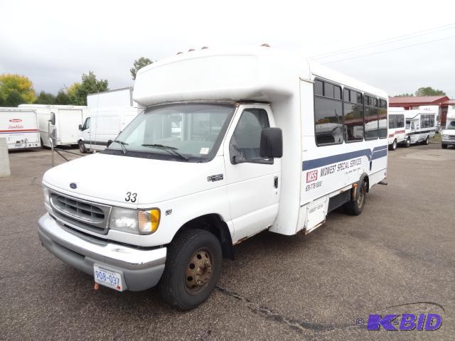 lot 3 image: 2001 Ford E450 Super Duty bus. 183,962 miles ...