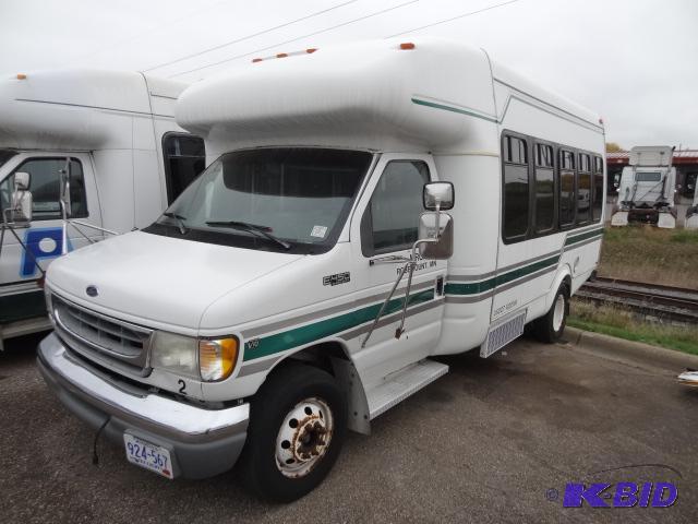 lot 6 image: 1999&nbspFord E-450 Super Duty Bus. 237,432 ...