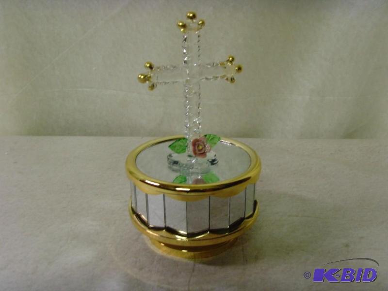 lot 114 image: Glass Cross Music Box
