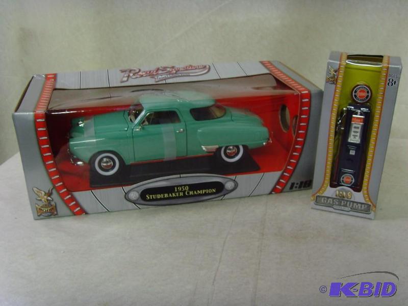 lot 29 image: Studebaker Collectibles