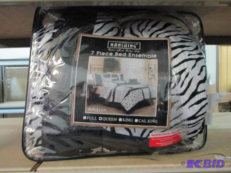 Queen 7 pc bed set...