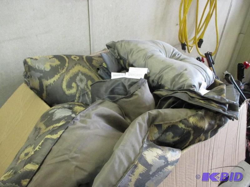 25 pc comforter set...