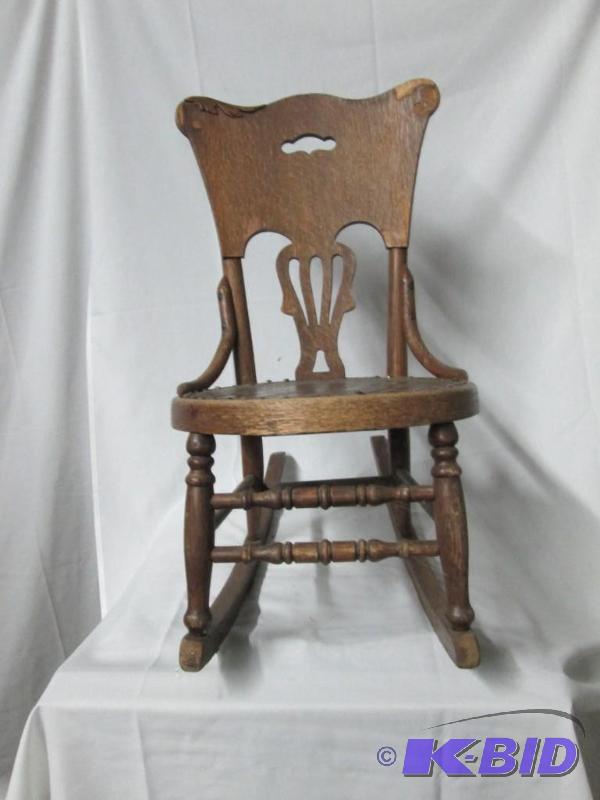 lot 15 image: Childrens Rocking Chair