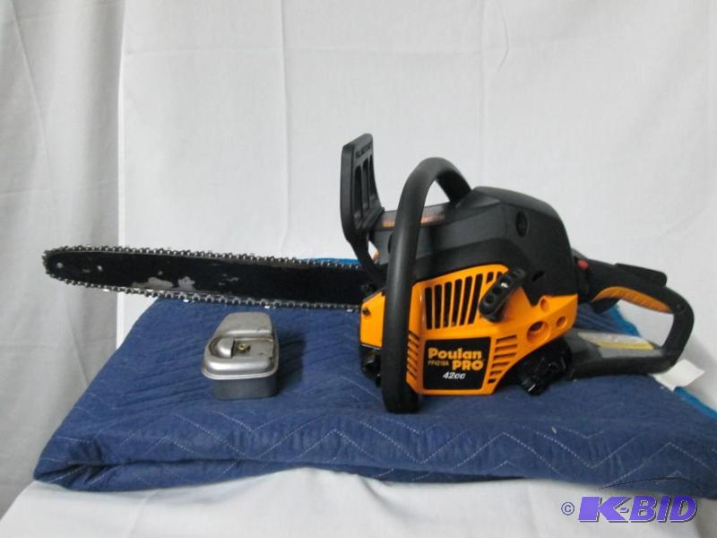 lot 5 image: Poulan Pro 18 Gas Chainsaw w Case