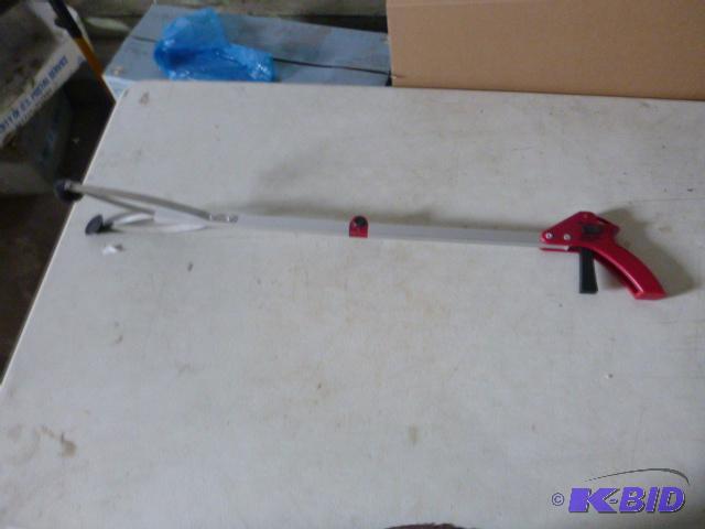 lot 160 image: Gopher Pickup Tool...