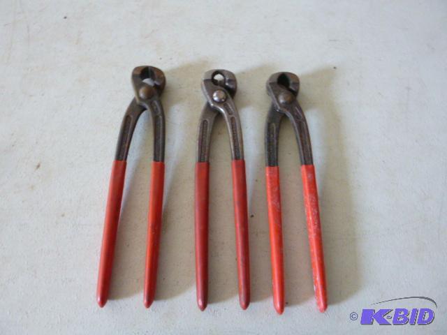 lot 170 image: Three Nippers...