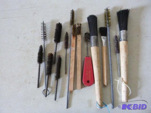 lot 195 image: Miscellaneous Brushes...