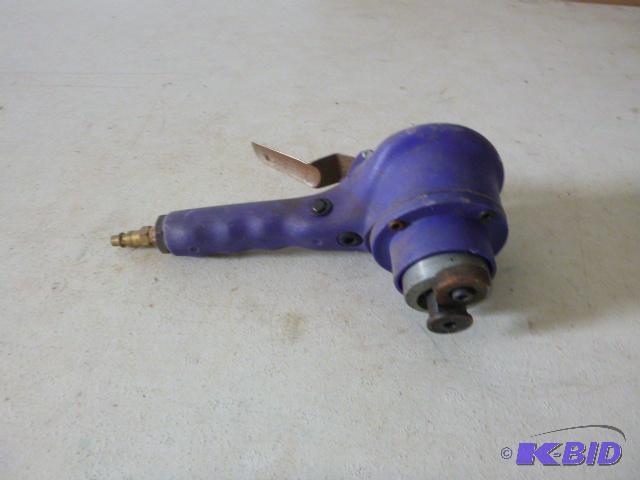 lot 232 image: Central Pneumatic 6" D.A. Sander #42966...