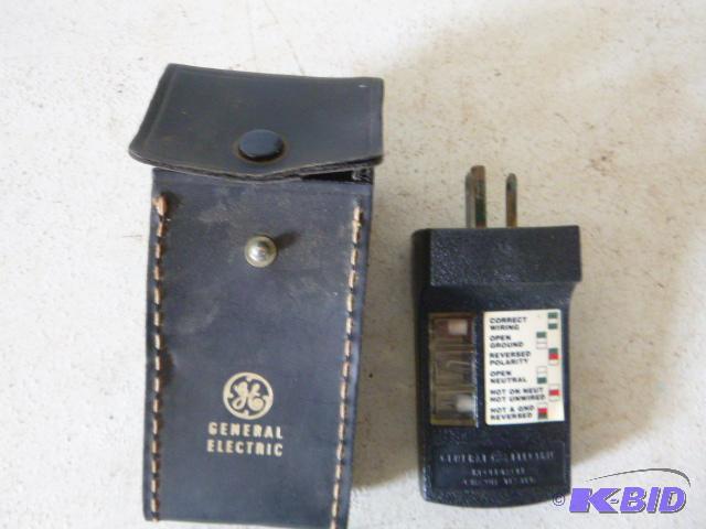 lot 241 image: GE Receptacle Circuit Tester with Case TRC-2...