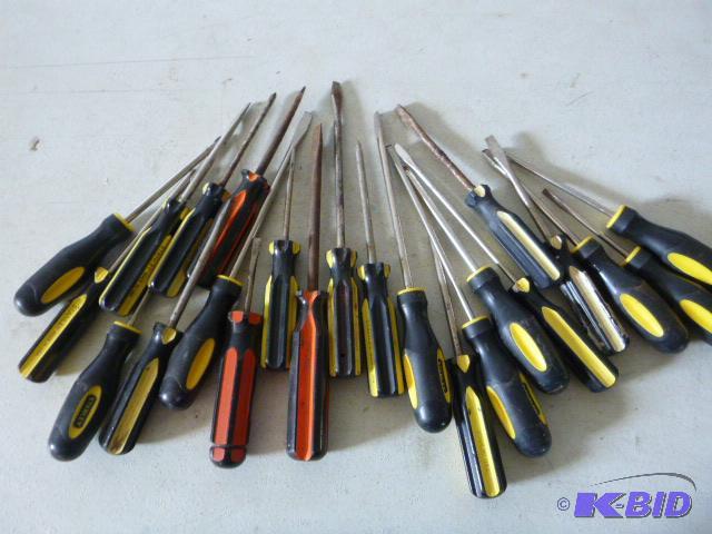 lot 271 image: Miscellaneous Screwdrivers...
