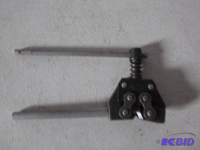 lot 28 image: Chain Breaker 50...