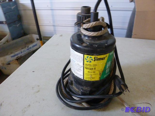 lot 287 image: Simer Geyser II Submersible Utility Pump Mode...