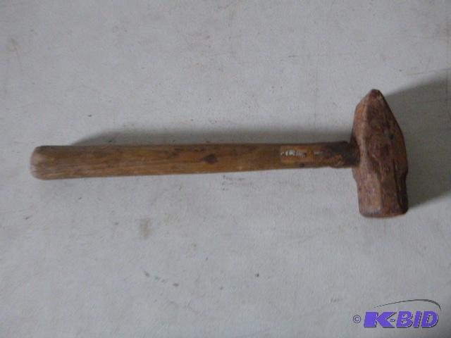 lot 47 image: 2 to 3 Pound Maul...
