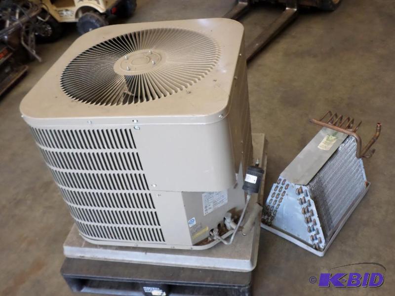 lot 13 image: Goodman Model CLJ30-1 208230Volt Single Phas...