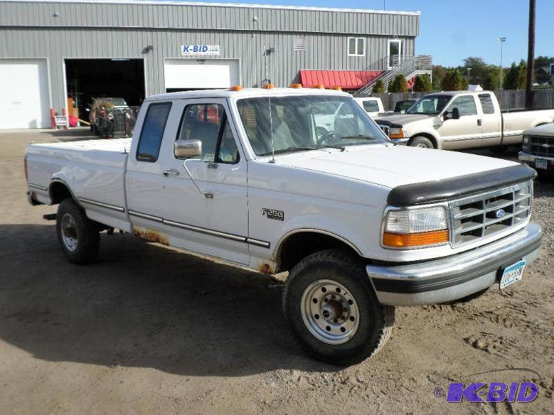 lot 2 image: 1995 Ford F.250 XLT Extended Cab Long Box, 20...
