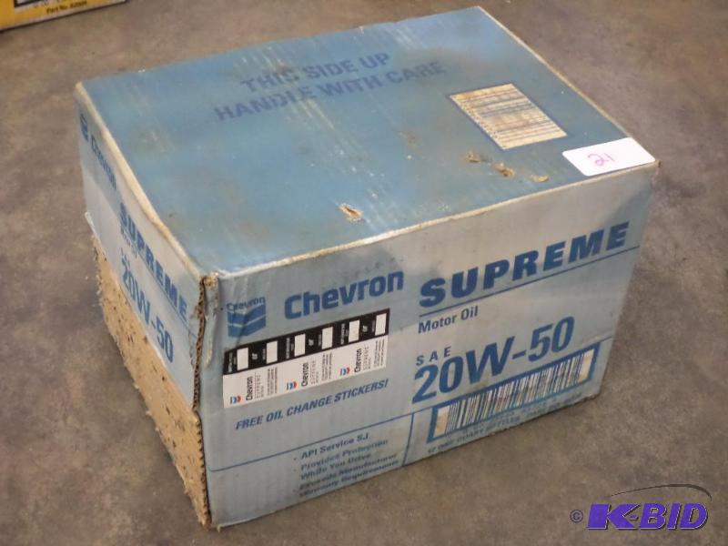 lot 21 image: (12) Quarts Chevron 20W-50 Motor Oil...