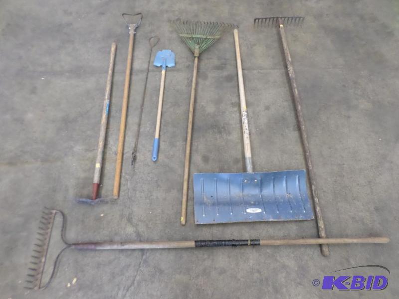 lot 40 image: Lot Of Misc Hand Tools...