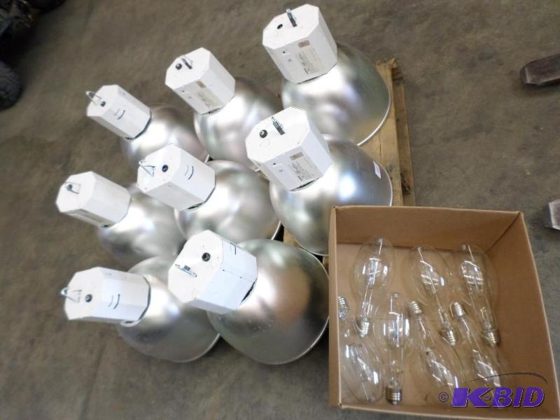 lot 43 image: (8) 277Volt Industrial Lights With Bulbs...