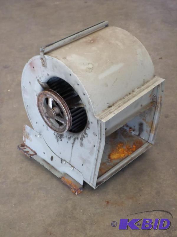 lot 76 image: 12" Squirell Cage Fan...