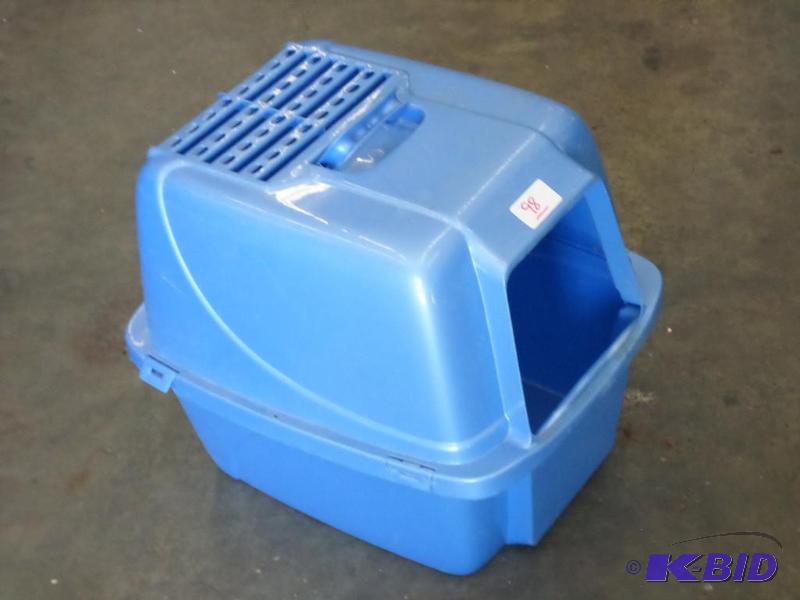lot 98 image: Cat Litter Box...