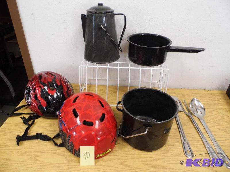 lot 10 image: Camping Items
