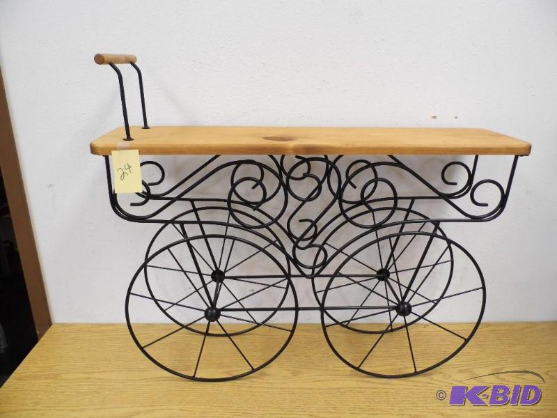 lot 24 image: Table