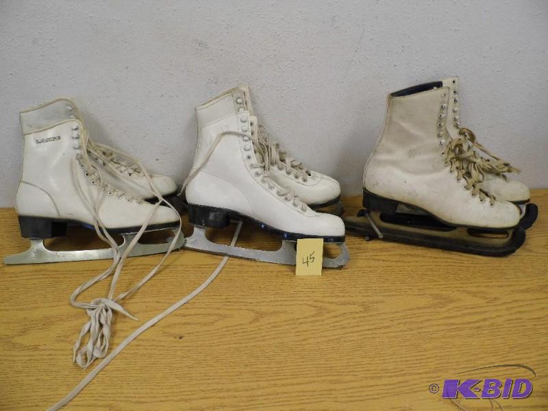 lot 45 image: 3 Pair of White Ice Skates