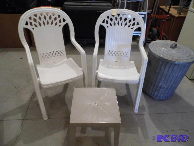 lot 61 image: Chairs, Table & Garbage Can