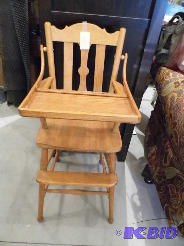 lot 74 image: Vintage Highchair