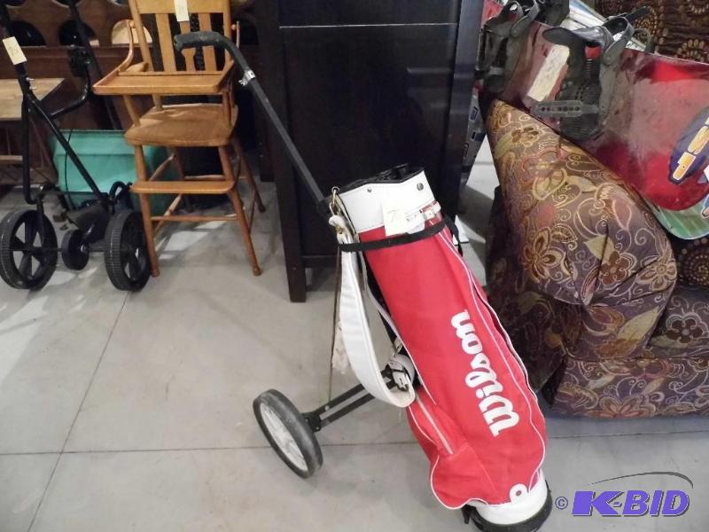 lot 76 image: Wilson Golf Bag