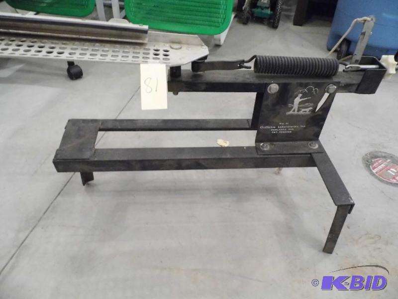 lot 81 image: Skeet Thrower