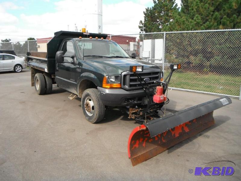 2001 Ford F-350 Pick Contractor Dump and 9 Foot Plow