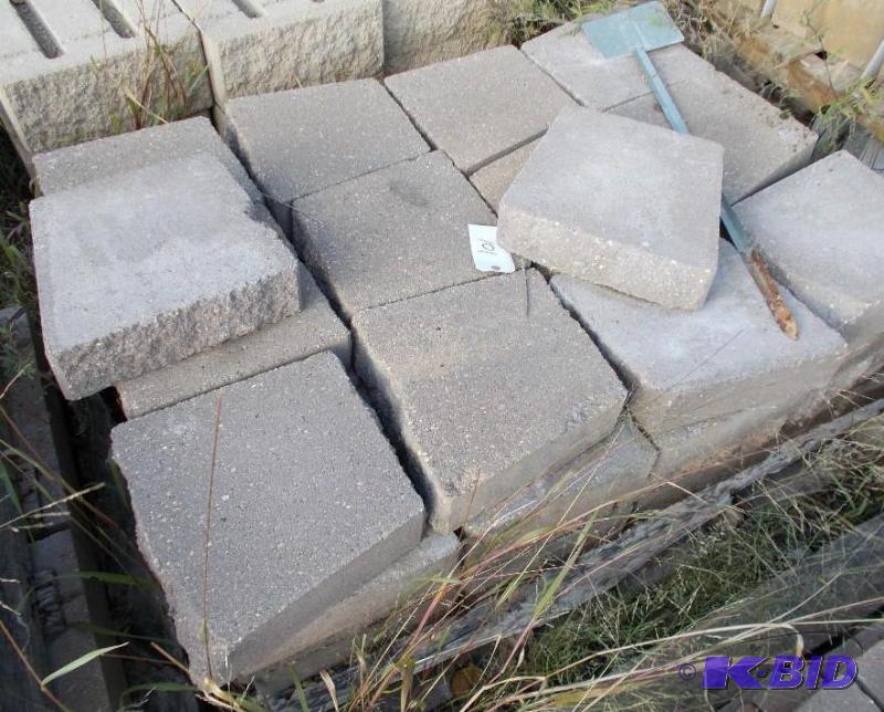 lot 101 image: 1 Pallet of Retaining Wall Caps...