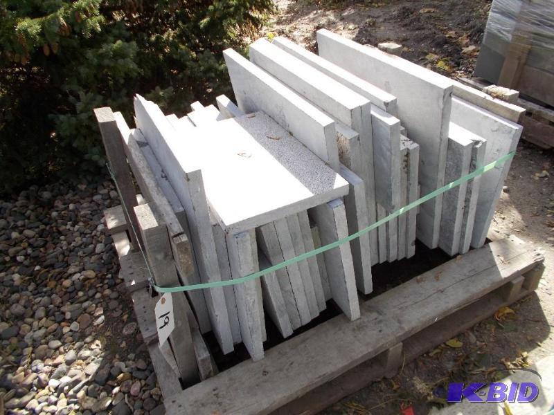 lot 19 image: 1 Pallet of Limestone Patterned&nbspPatio St...