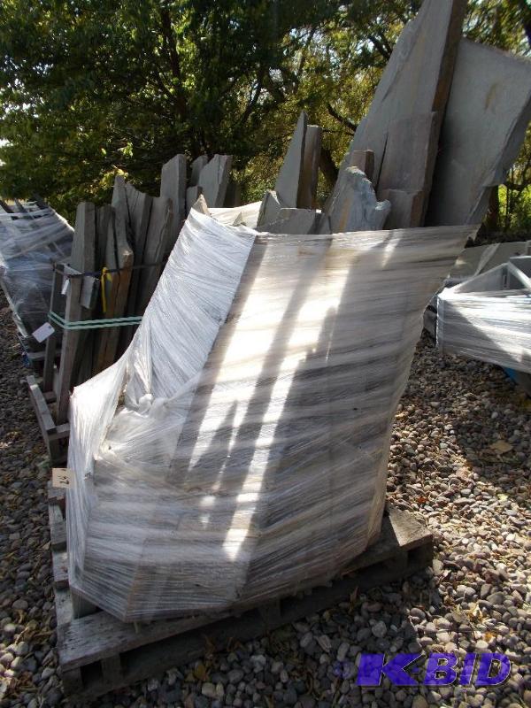 lot 24 image: 1 Pallet of Bluestone Flagstone In Irregular ...