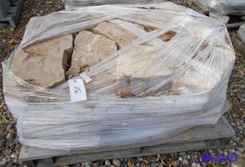 lot 35 image: 1 Pallet of Chestnut Wall Stone Approximately...