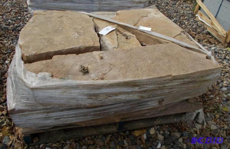 lot 44 image: 1 Pallet of Chestnut Sandstone Wall Stone App...